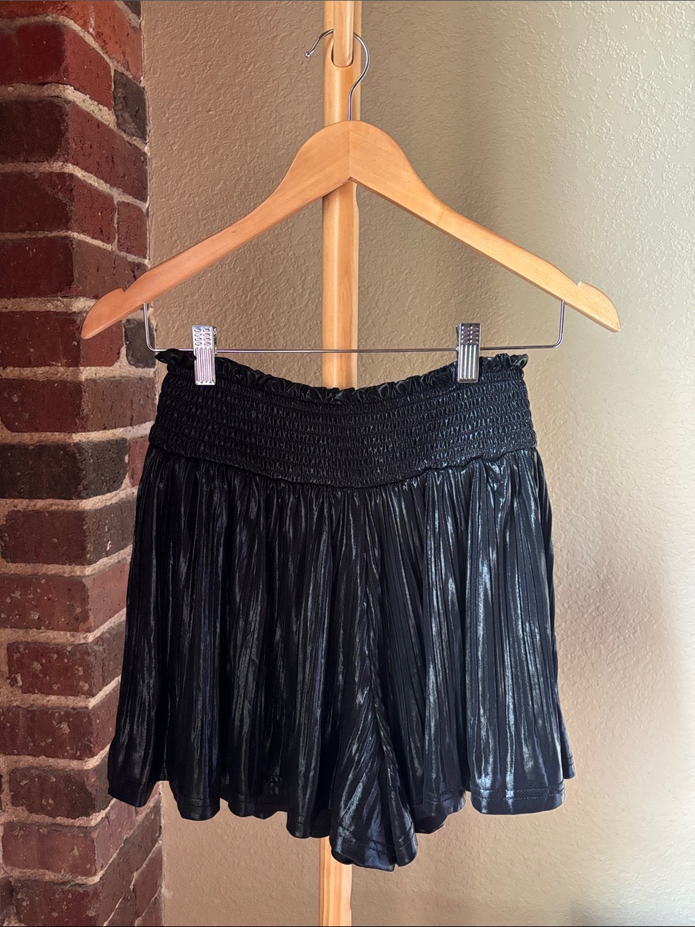 GLAM Black Ruffled Shorts Size S